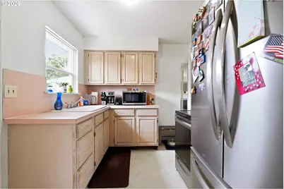 9128 SE Market St, Portland, OR 97216 - Photo 18