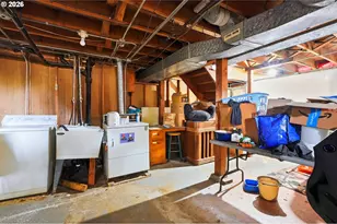 9128 SE Market St, Portland, OR 97216 - Photo 34