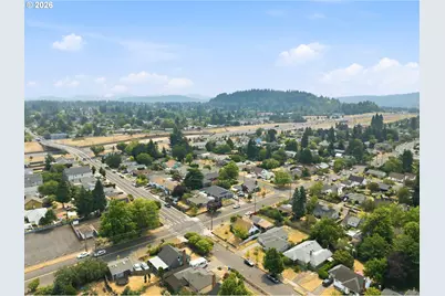 9128 SE Market St, Portland, OR 97216 - Photo 36