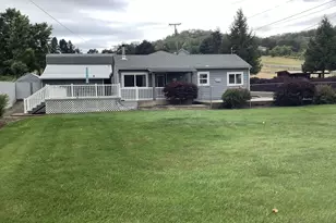 122 Grassy Ln, Roseburg, OR 97470 - Photo 1