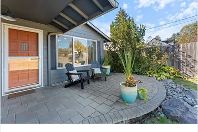 15935 SE Arista Dr, Milwaukie, OR 97267 - Photo 2
