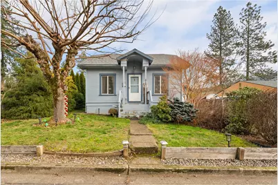 419 W Agee St, Roseburg, OR 97471 - Photo 2