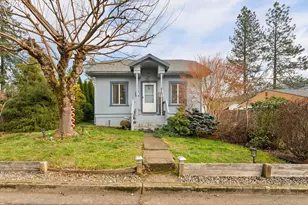 419 W Agee St, Roseburg, OR 97471 - Photo 2