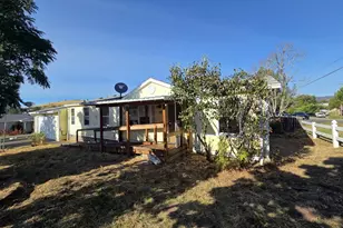 111 Kiss Ct, Roseburg, OR 97471 - Photo 2