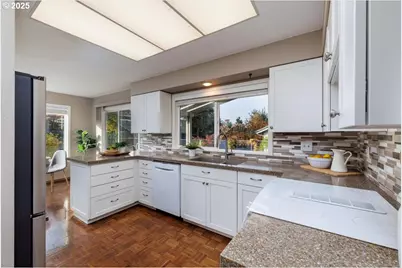 8930 NW Sherry Ct, Portland, OR 97229 - Photo 14