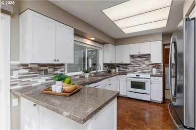 8930 NW Sherry Ct, Portland, OR 97229 - Photo 12