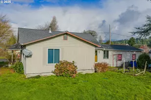 62875 School Rd, Coos Bay, OR 97420 - Photo 6