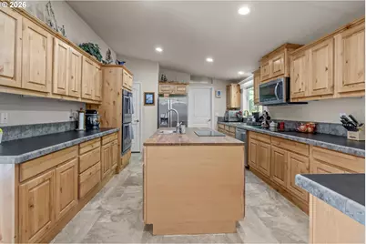 290 SW Newton Dr, Waldport, OR 97394 - Photo 10