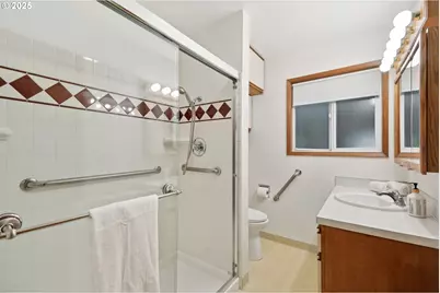 12325 SE Main St, Portland, OR 97233 - Photo 20