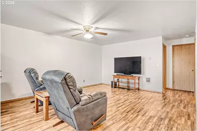 224 E Hemlock Dr, Gervais, OR 97026 - Photo 6