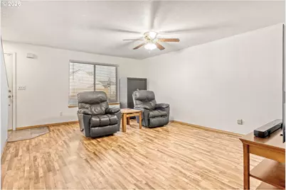 224 E Hemlock Dr, Gervais, OR 97026 - Photo 4