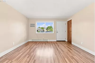 4437 SE 66th Ave, Portland, OR 97206 - Photo 4