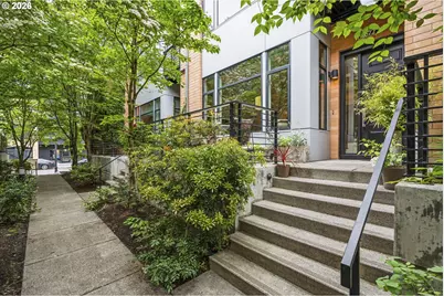 1672 NW Riverscape St, Portland, OR 97209 - Photo 1