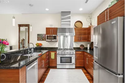 1672 NW Riverscape St, Portland, OR 97209 - Photo 12