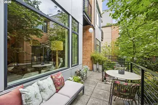 1672 NW Riverscape St, Portland, OR 97209 - Photo 4