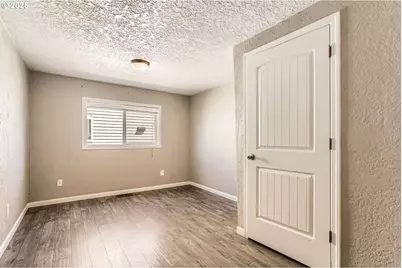 7508 SE Ogden St, Portland, OR 97206 - Photo 10