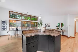 9820 SW 6th Ave, Portland, OR 97219 - Photo 16