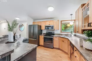 9820 SW 6th Ave, Portland, OR 97219 - Photo 14
