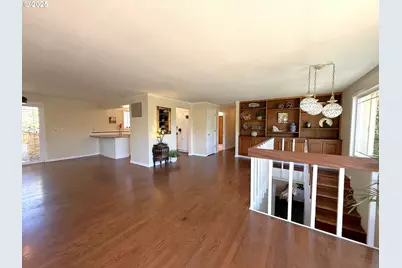 2071 NW Motah St, Roseburg, OR 97471 - Photo 8