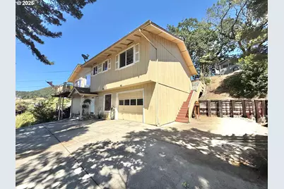 2071 NW Motah St, Roseburg, OR 97471 - Photo 1