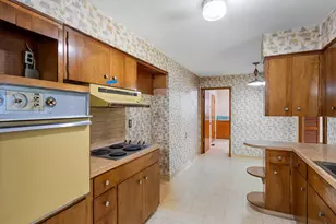 975 SE Kane Dr, Gresham, OR 97080 - Photo 8