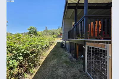 1520 NE Winter St, Roseburg, OR 97470 - Photo 14