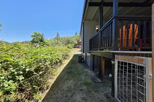 1520 NE Winter St, Roseburg, OR 97470 - Photo 14