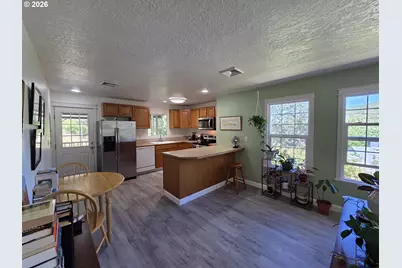 1520 NE Winter St, Roseburg, OR 97470 - Photo 22