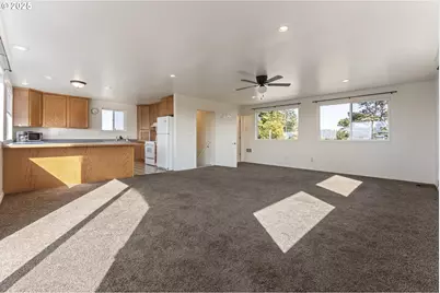 274/276 N Cammann St, Coos Bay, OR 97420 - Photo 6