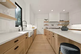 13733 Knaus Rd, Lake Oswego, OR 97034 - Photo 12
