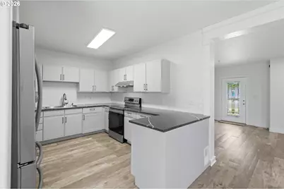 1319 N Main St, Newberg, OR 97132 - Photo 12