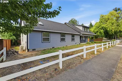 1319 N Main St, Newberg, OR 97132 - Photo 2