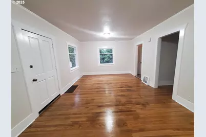 122 S 8th St, Saint Helens, OR 97051 - Photo 6