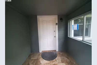 122 S 8th St, Saint Helens, OR 97051 - Photo 4