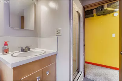 10832 SE Stephens St, Portland, OR 97216 - Photo 22
