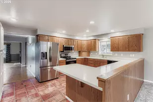 10832 SE Stephens St, Portland, OR 97216 - Photo 8