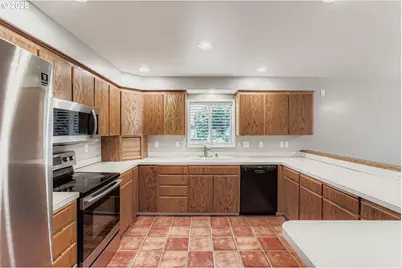 10832 SE Stephens St, Portland, OR 97216 - Photo 10