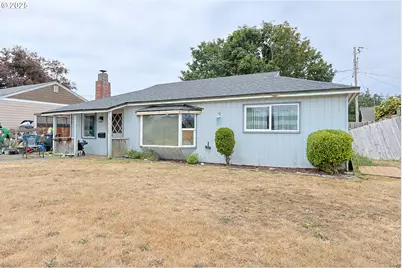 1652 Hayes St, North Bend, OR 97459 - Photo 1