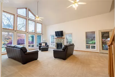8925 SW 80th Ave, Portland, OR 97223 - Photo 4