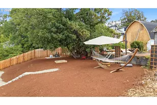 934 NW Baker Crest Ct, McMinnville, OR 97128 - Photo 46