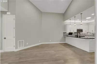 2060 Lakeland Way, Eugene, OR 97408 - Photo 10