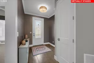 2060 Lakeland Way, Eugene, OR 97408 - Photo 2