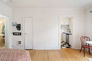 1811 NW Couch St, Portland, OR 97209 - Photo 8