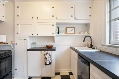 1811 NW Couch St #407, Portland, OR 97209 - Photo 10