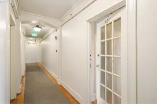 1811 NW Couch St, Portland, OR 97209 - Photo 18
