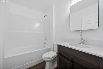 512 NW Cecil Ave, Roseburg, OR 97470 - Photo 14