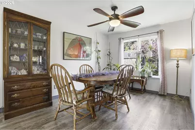 821 NE Eaglenest Ct, Hillsboro, OR 97124 - Photo 8