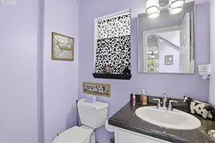 821 NE Eaglenest Ct, Hillsboro, OR 97124 - Photo 18