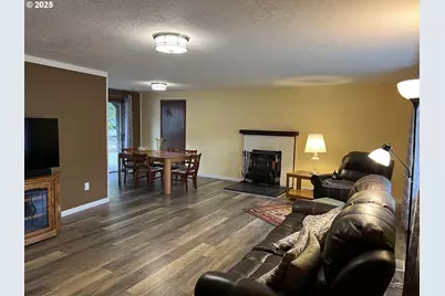 955 Irvine St, The Dalles, OR 97058 - Photo 2