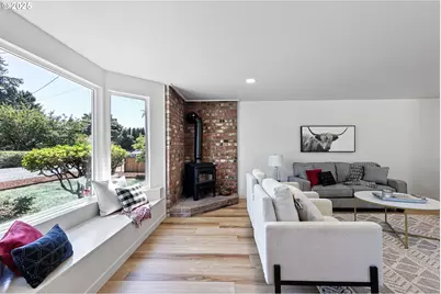 1938 7th St, Springfield, OR 97477 - Photo 4